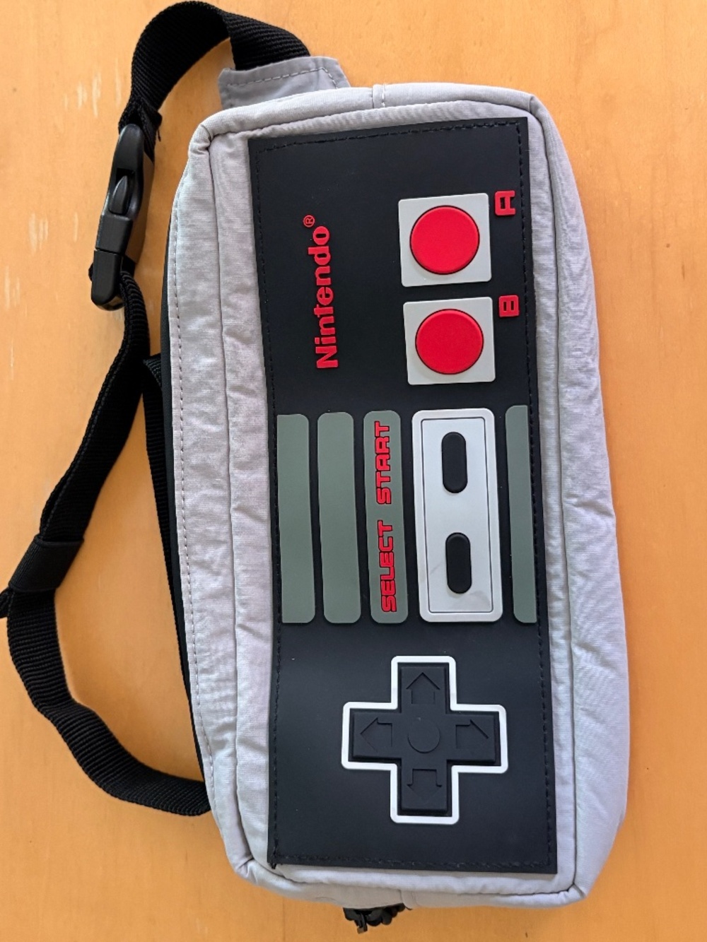 Fun ZARA Nintendo NES Game Controller Bum / Belt Pouch/ Bag - Limited Edition